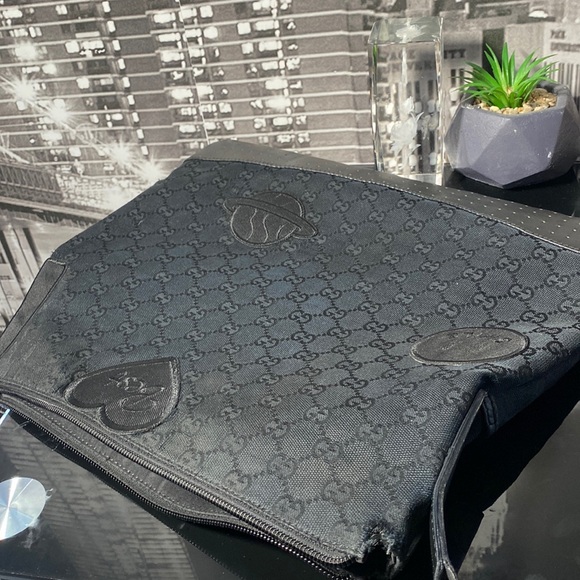 Gucci Black Patch GG Messenger Crossbody Bag - Picture 16 of 16